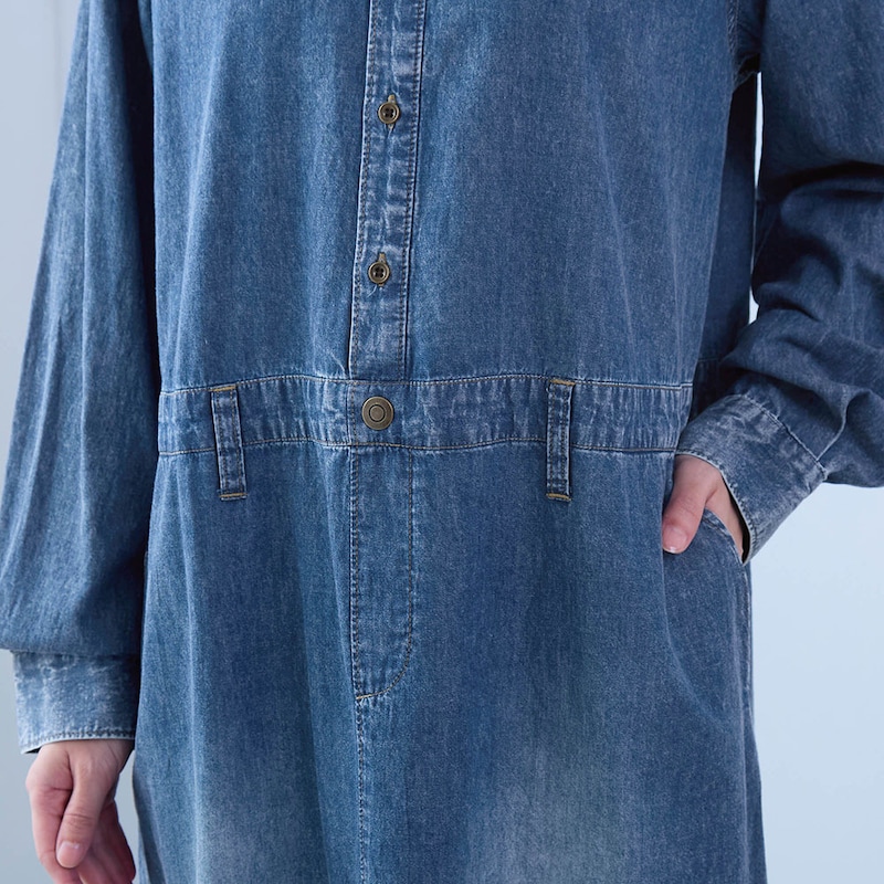 ベルトループ付きだからウエストマークで変化をつけることも可能