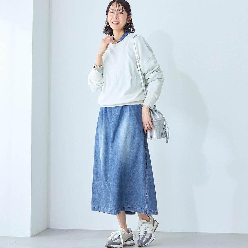 モデル身長169cm／M ※写真は撮影用のため着丈+6cmになります。