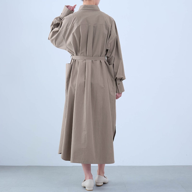 モデル身長168cm／M ※写真は撮影用のため着丈+6cmになります。