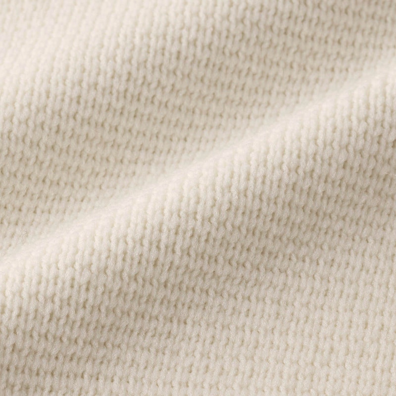 しっかりと厚みがありながらも軽い着心地