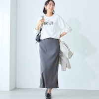 モデル身長169cm／M ※写真は撮影用のため総丈+6cmになります。