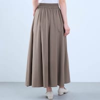 モデル身長168cm／M ※写真は撮影用のため総丈+6cmになります。