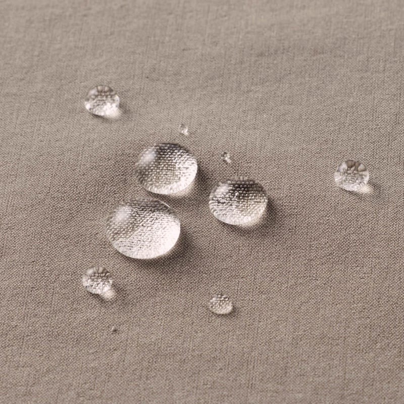 多少の水を弾く撥水加工素材