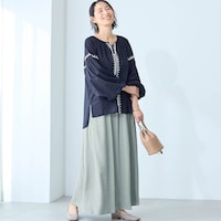 モデル身長168cm／M ※写真は撮影用のため総丈+6cmになります。