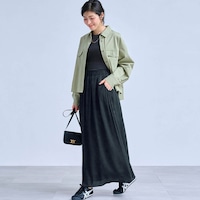 モデル身長168cm／M ※写真は撮影用のため総丈+6cmになります。