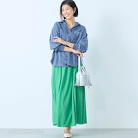 モデル身長168cm／M　ライトブルー着用