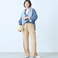 モデル身長168cm／M　ライトブルー着用