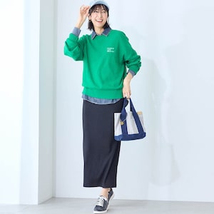 モデル身長169cm／M　ブルー着用