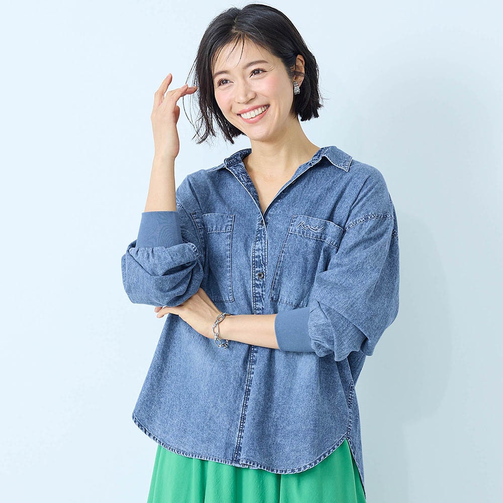 モデル身長168cm／M　ライトブルー着用