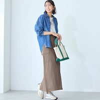 モデル身長169cm／M ※写真は撮影用のため総丈+6cmになります。