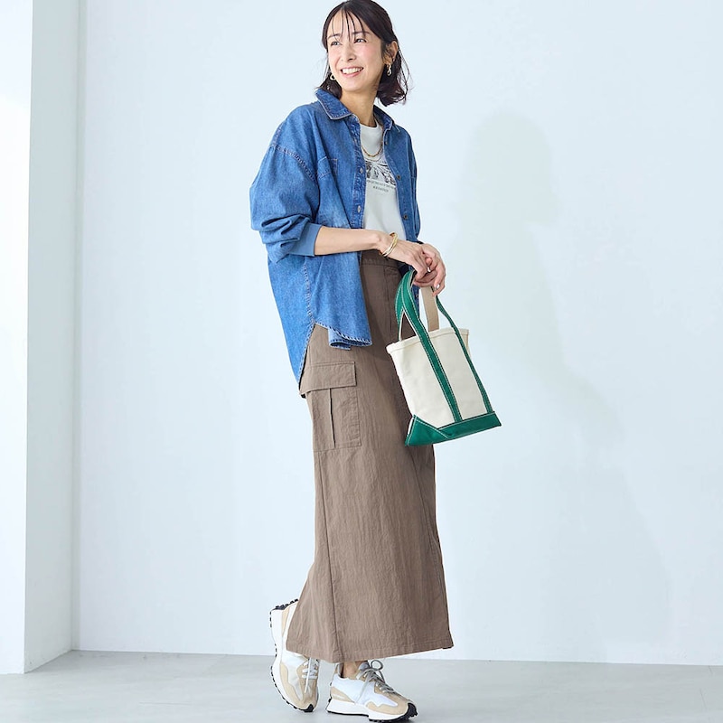 モデル身長169cm／M ※写真は撮影用のため総丈+6cmになります。