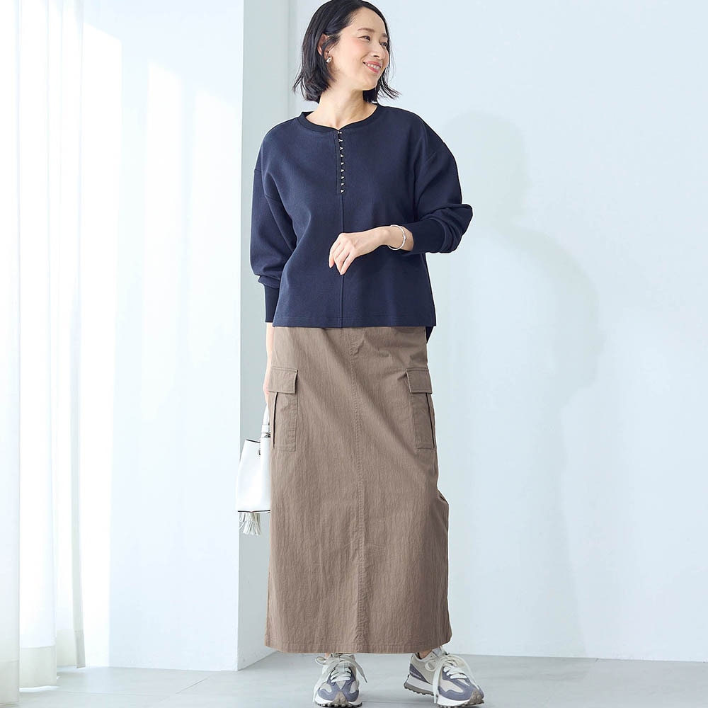 モデル身長168cm／M ※写真は撮影用のため総丈+6cmになります。