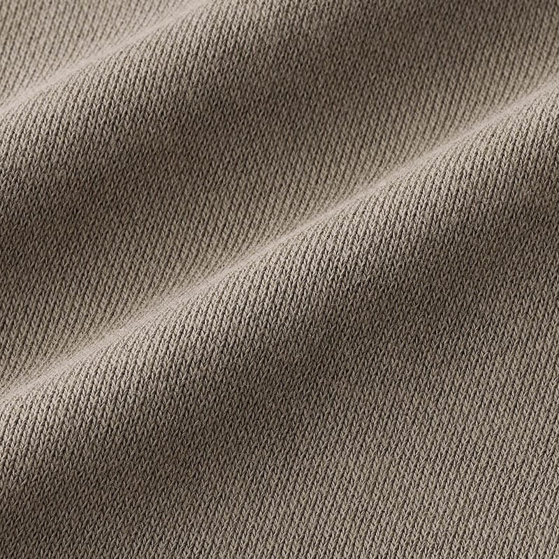 厚みがあり肌寒い春先にも活躍