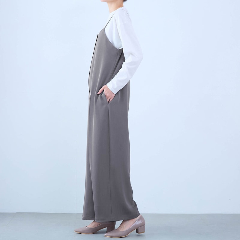 モデル身長168cm／M ※写真は撮影用のため股下+6cmになります。