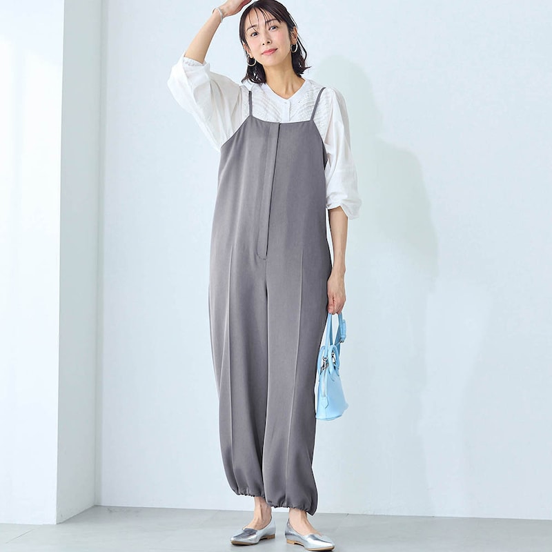 モデル身長169cm／M ※写真は撮影用のため股下+6cmになります。