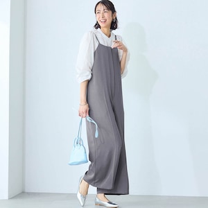 モデル身長169cm／M ※写真は撮影用のため股下+6cmになります。