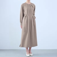 モデル身長168cm／M ※写真は撮影用のため着丈+6cmになります。