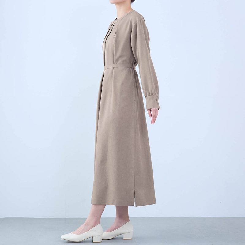 モデル身長168cm／M ※写真は撮影用のため着丈+6cmになります。