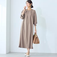 モデル身長169cm／M ※写真は撮影用のため着丈+6cmになります。