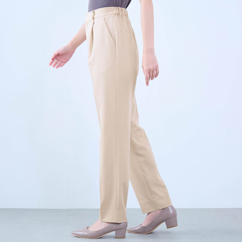 モデル身長168cm／M ※写真は撮影用のため股下+6cmになります。