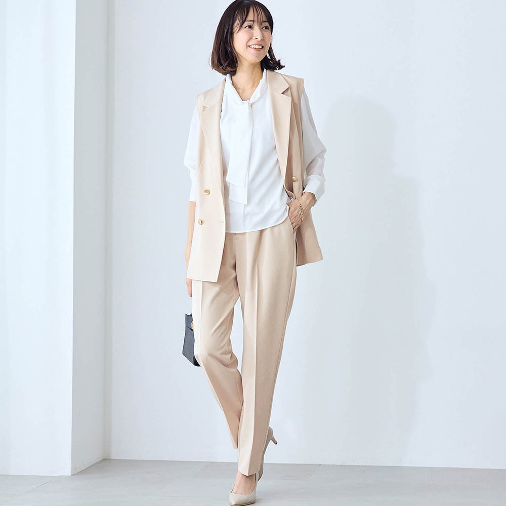 モデル身長169cm／M ※写真は撮影用のため股下+6cmになります。