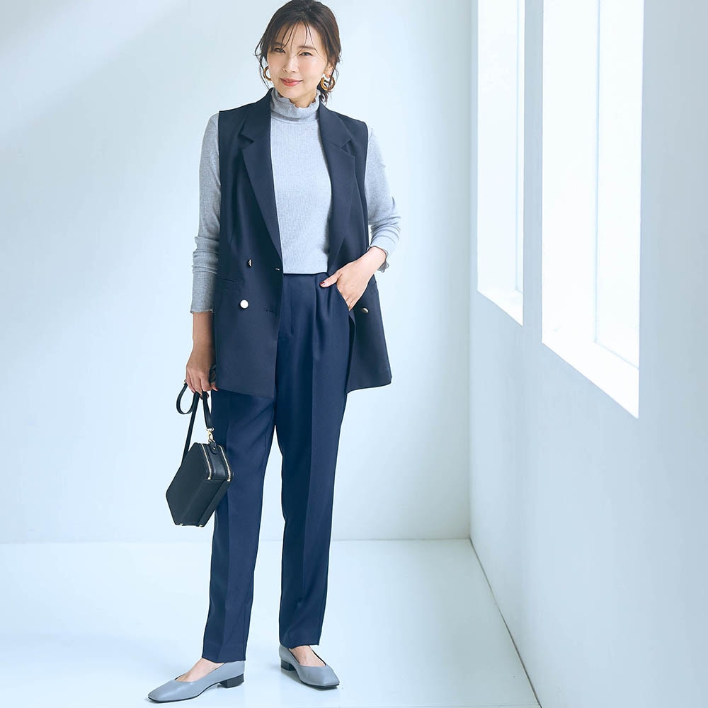 モデル身長165cm／M ※写真は撮影用のため股下+6cmになります。