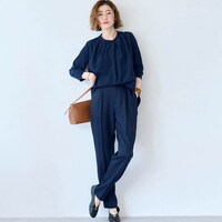 モデル身長166cm／M ※写真は撮影用のため股下+6cmになります。