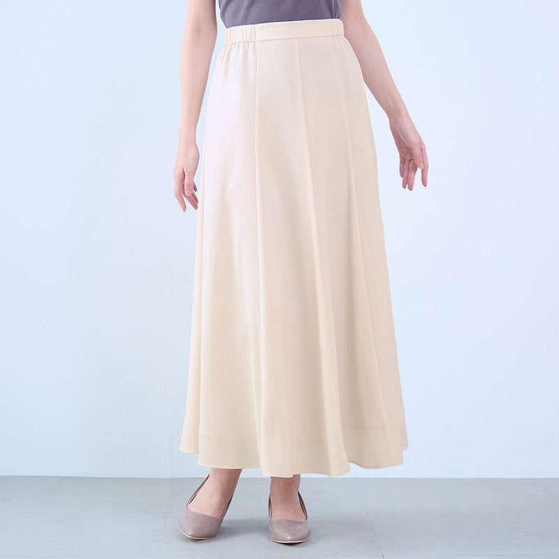 モデル身長168cm／M ※写真は撮影用のため総丈+6cmになります。