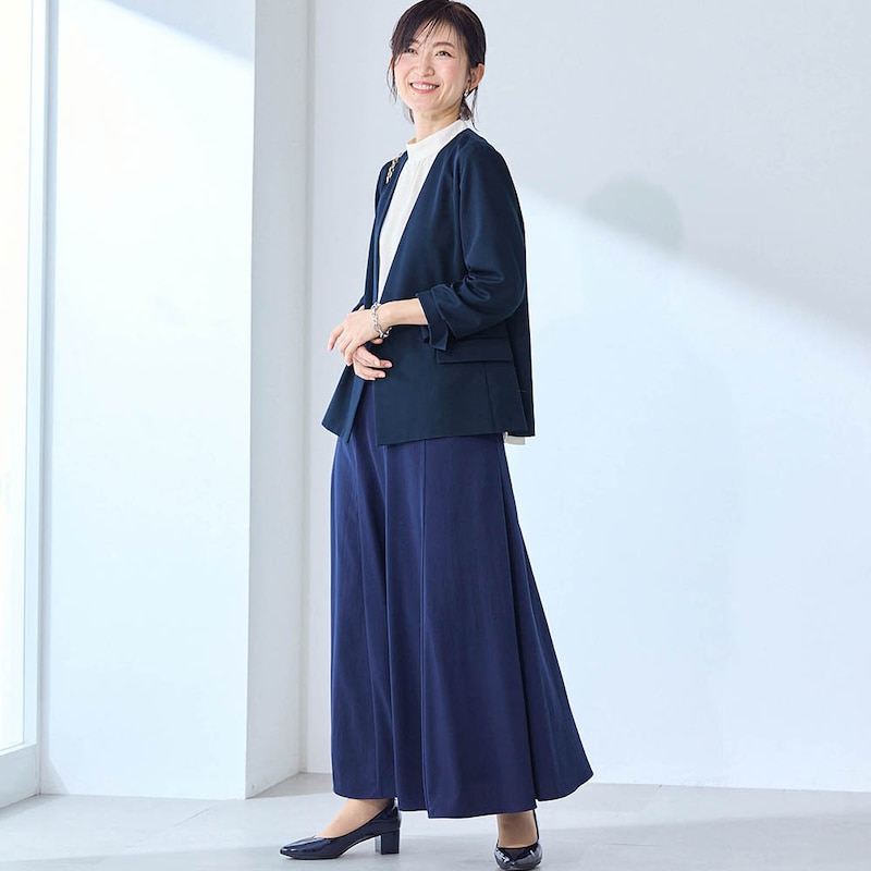 モデル身長167cm／M ※写真は撮影用のため総丈+6cmになります。