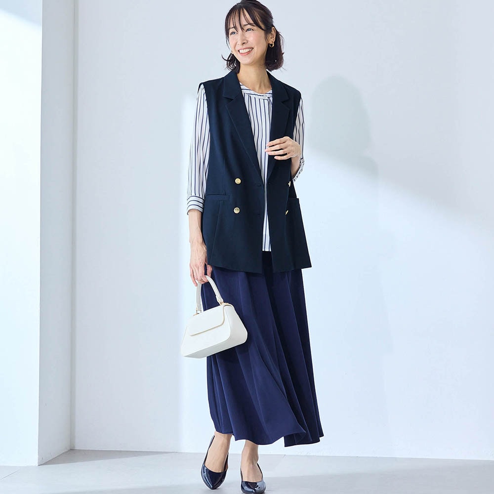 モデル身長169cm／M ※写真は撮影用のため総丈+6cmになります。