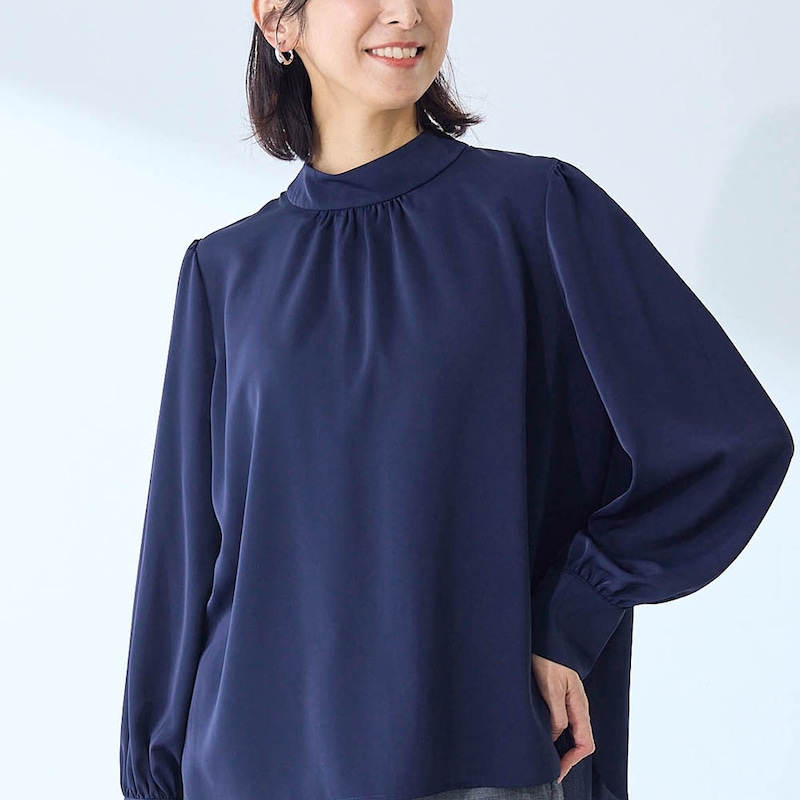 モデル身長169cm／M　ダークネイビー（長袖）