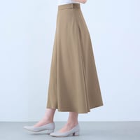 モデル身長168cm／M ※写真は撮影用のため総丈+6cmになります。