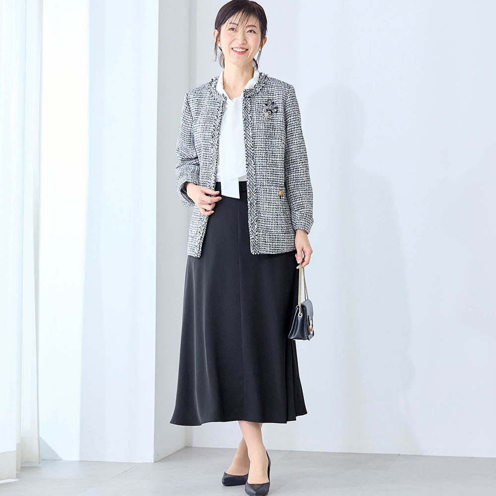 モデル身長167cm／M ※写真は撮影用のため総丈+6cmになります。