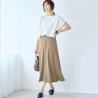 モデル身長172cm／M ※写真は撮影用のため総丈+6cmになります。