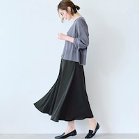 モデル身長166cm／M ※写真は撮影用のため総丈+6cmになります。