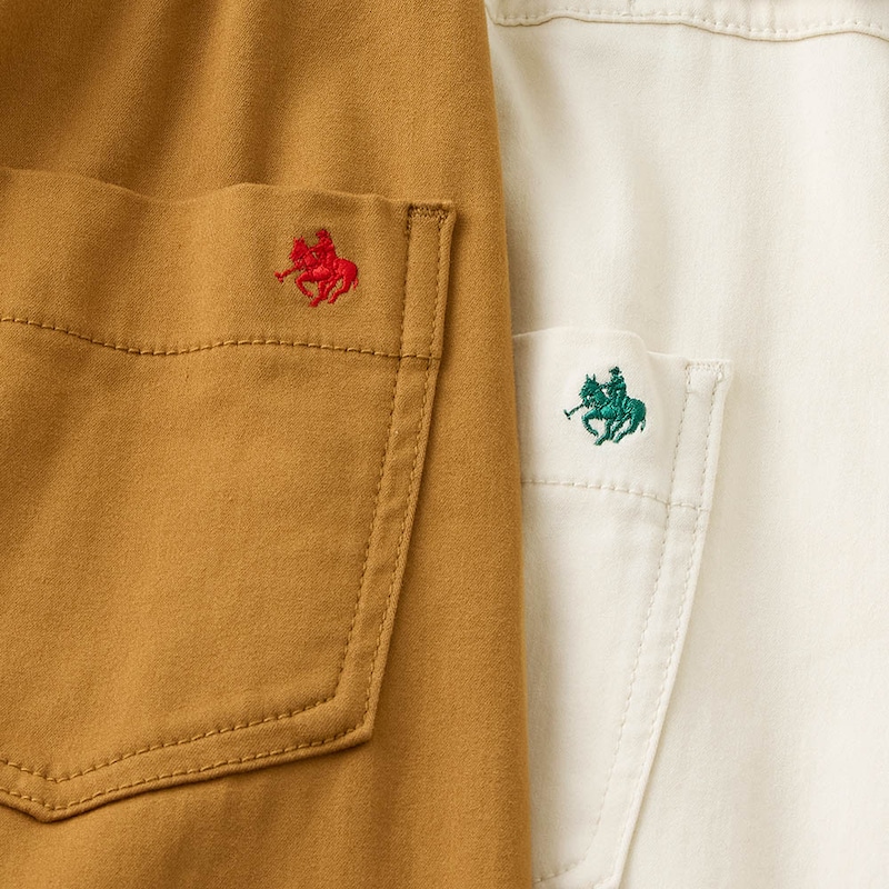 カラーによって刺繍の色が異なります