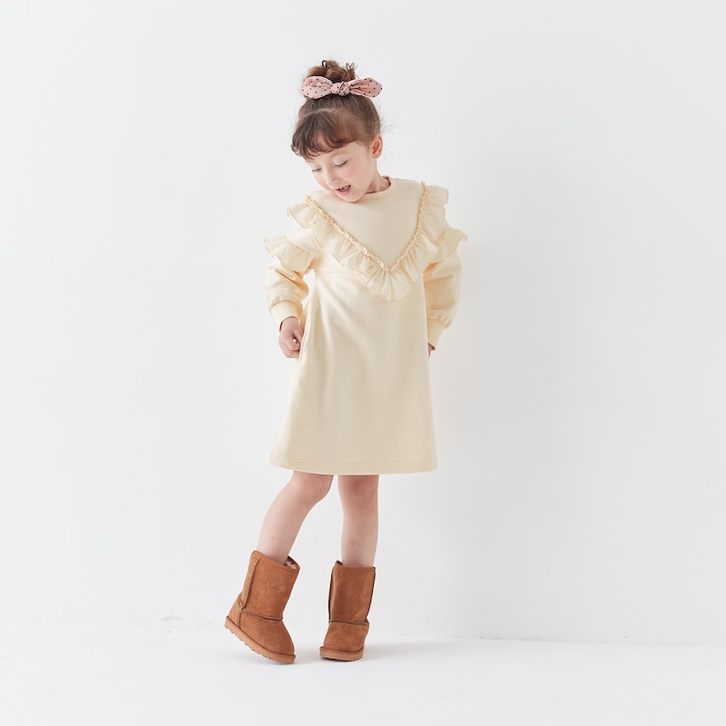 クリーム／モデル身長113cm・110サイズ着用