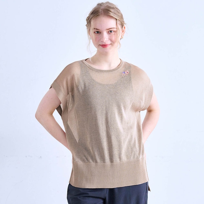 サンドベージュ