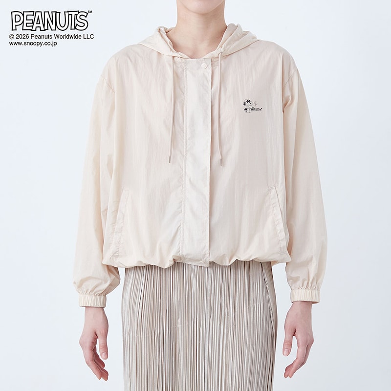 裾のドロストを締めるとふわっとしたシルエットに