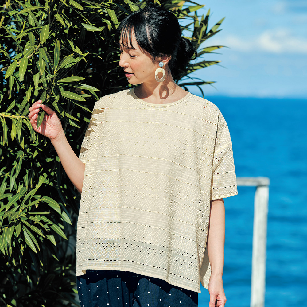 【ベルメゾン】総レース刺繍ブラウス