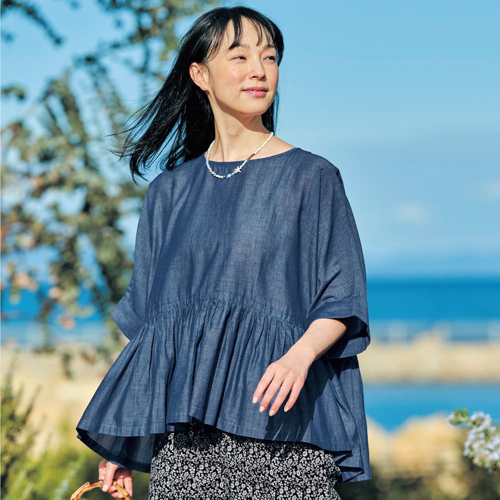 【ベルメゾン】シャンブレーデニム切替えギャザーブラウス