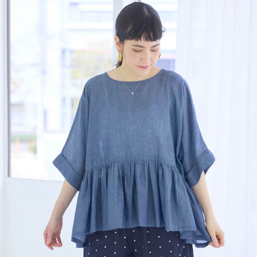 シャンブレーデニム切替えギャザーブラウス