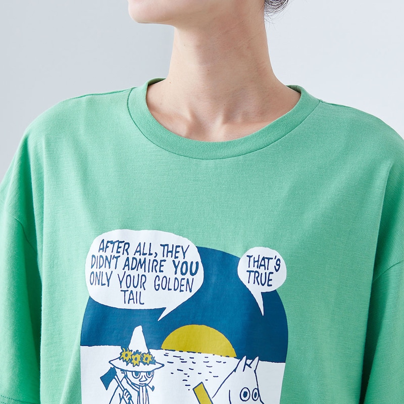 首まわりはリブで着脱しやすい