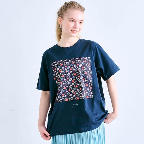 布帛プリントを貼ったアートのような5分袖Tシャツ 「ミニラボ」