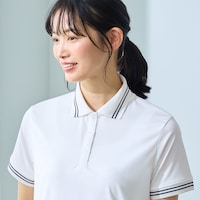 襟と袖口はニットで切替えてデザイン性も◎
