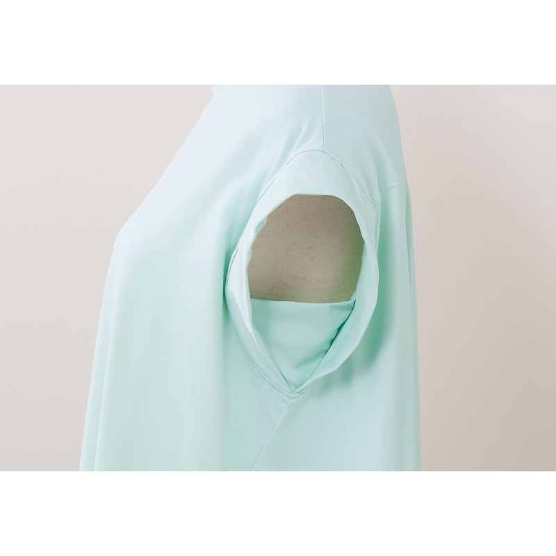 風が抜けるフレンチスリーブは袖口から下着や脇が見えにくい安心デザイン