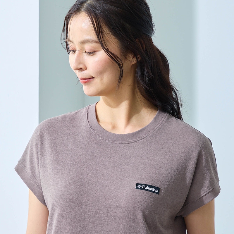 さりげないロゴがアクセントに