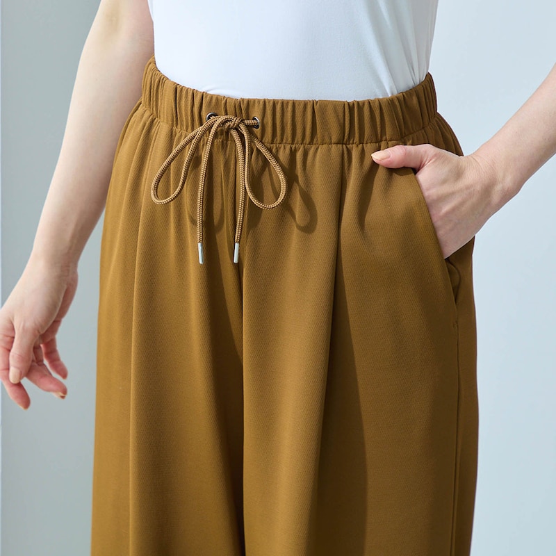 ウエストゴムでラクなはき心地