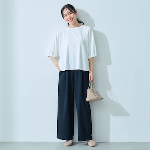 モデル身長167cm／M ※写真は撮影用のため股下+3cmになります。
