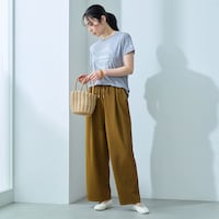 モデル身長167cm／M ※写真は撮影用のため股下+3cmになります。
